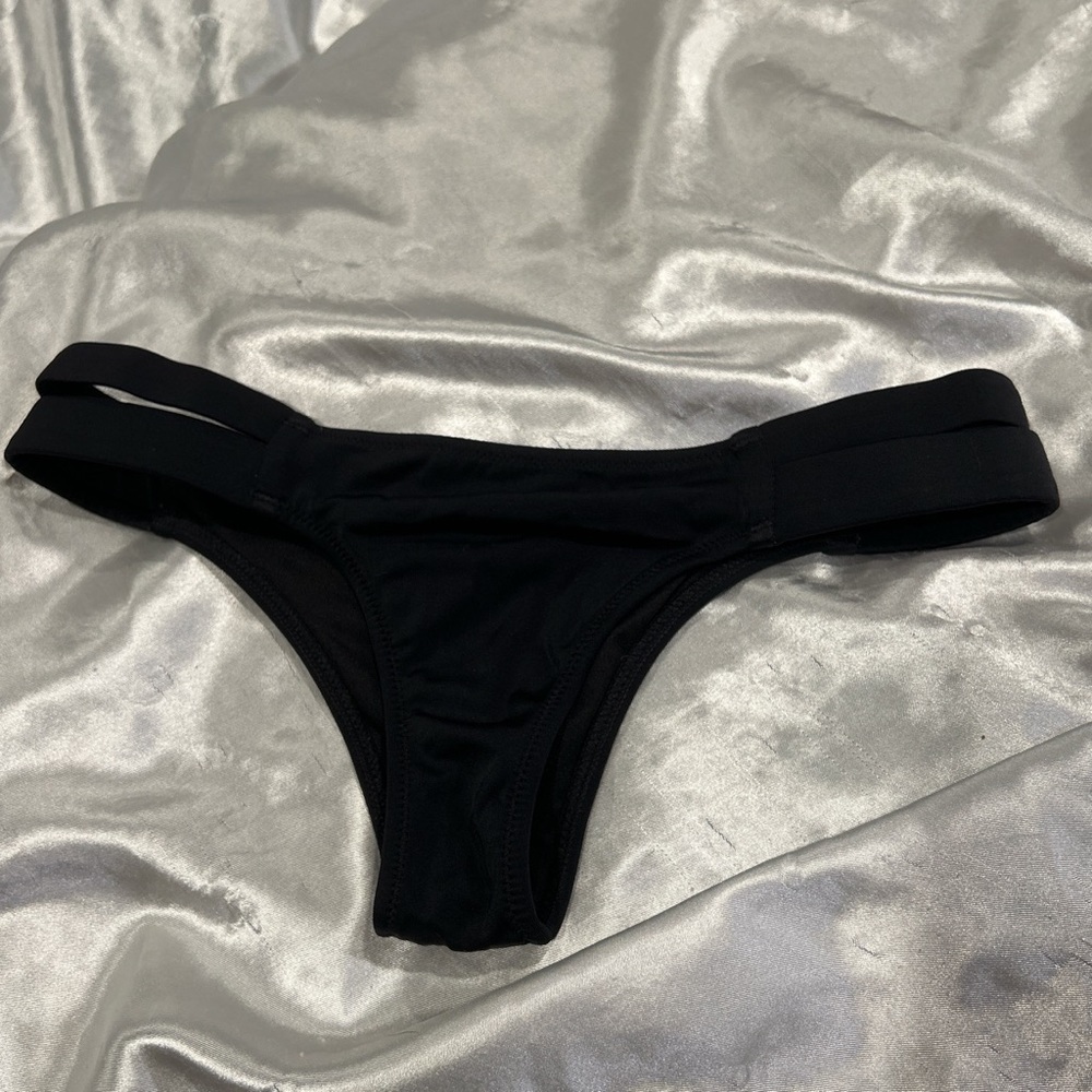 ♡black bikini bottoms ♡